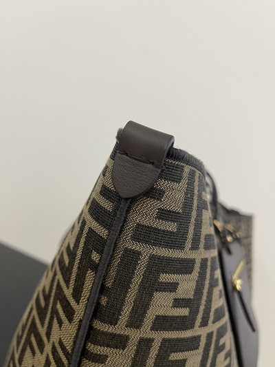 フェンディバッグ内部構造